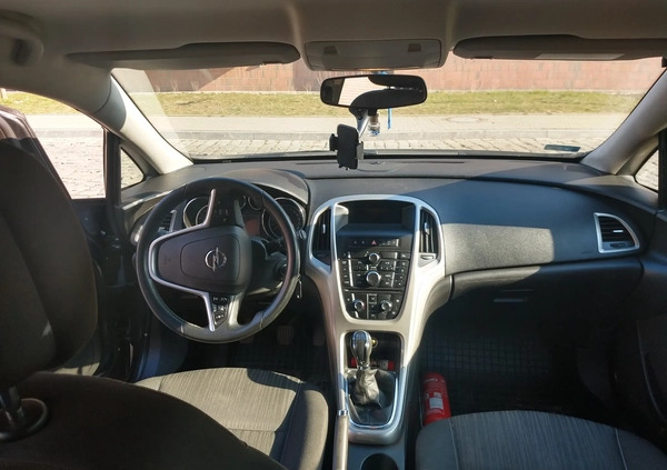 Opel Astra cena 20000 przebieg: 265000, rok produkcji 2012 z Olsztyn małe 92
